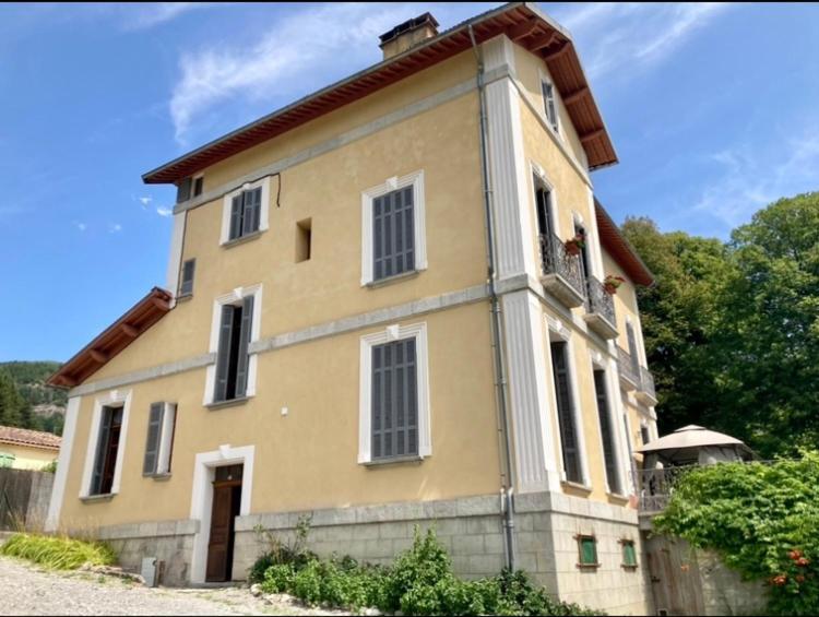 Charmant Appartement Dans Joli Village D'Annot Exteriör bild