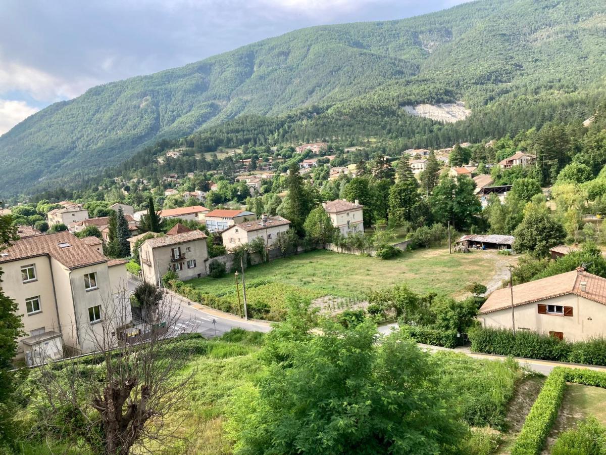 Charmant Appartement Dans Joli Village D'Annot Exteriör bild