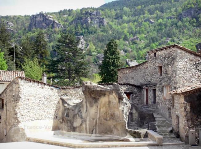 Charmant Appartement Dans Joli Village D'Annot Exteriör bild
